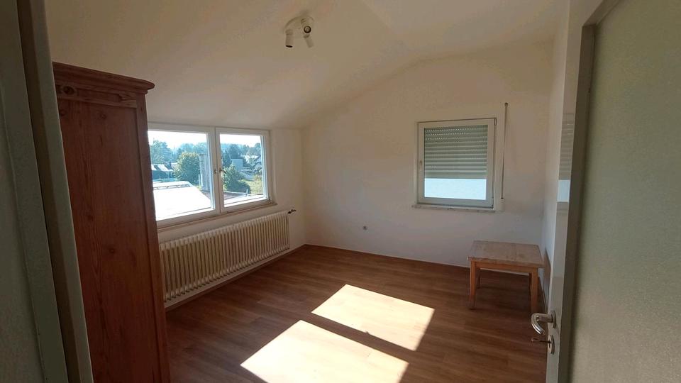 Etagenwohnung Ingolstadt - 7 Zimmer, 208 m&sup2;, 410&euro; | Angebot:26403657