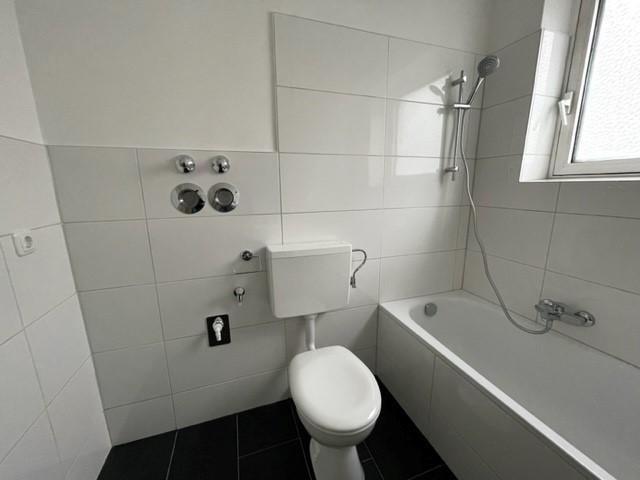 Etagenwohnung Wilhelmshaven Fedderwardergroden - 5 Zimmer, 92 m&sup2;, 629&euro; | Angebot:25963343