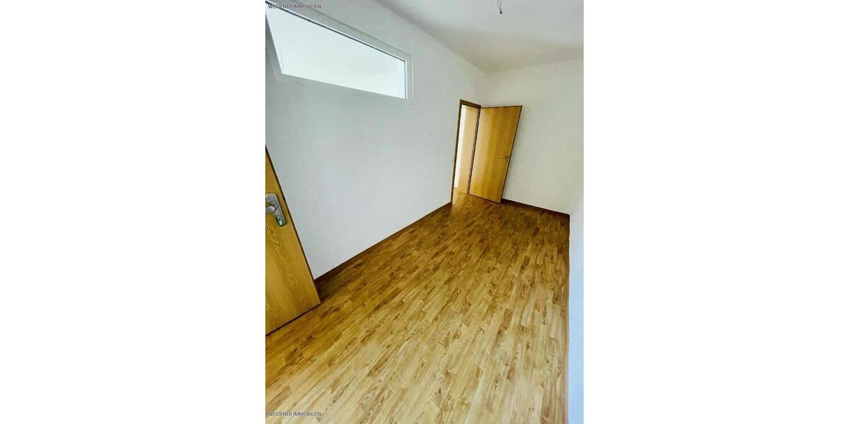 3 Raum Wohnung mit Balkon, modernen Bad mit Wanne & Dusche. - Etagenwohnung Gera Alt-Bieblach | Angebot:26876253