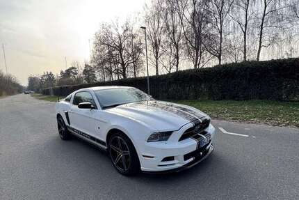 Ford Mustang 112.600 km 16.000 &euro; Mainhausen 63533