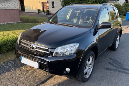Toyota RAV 4 212.000 km 3.950 &euro; Eichelhardt 57612