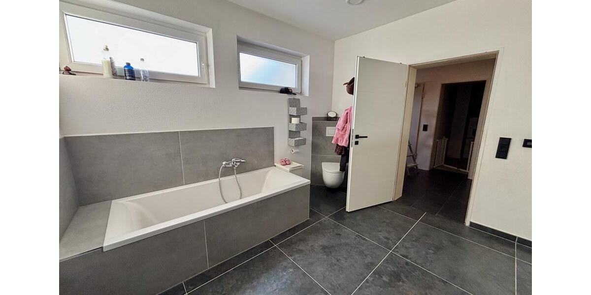 Bungalow Hohenstein - 8 Zimmer, 368 m&sup2;, 2.500&euro; | Angebot:25839146