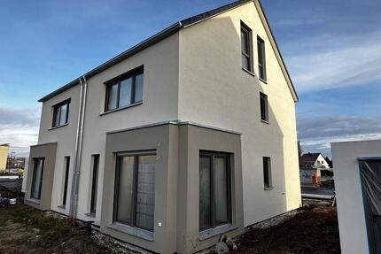 *Doppelhaushälfte in Taucha* Modern leben, minimal verbrauchen *Spitzen-Energiekonzept* (KfW 40) 5 zimmer