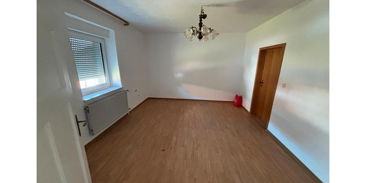 Wohnung Haus zur Miete inklusive Doppelgarage sowie Garten 9 zimmer