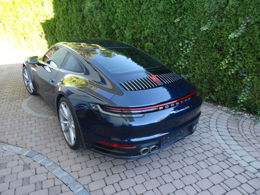 992