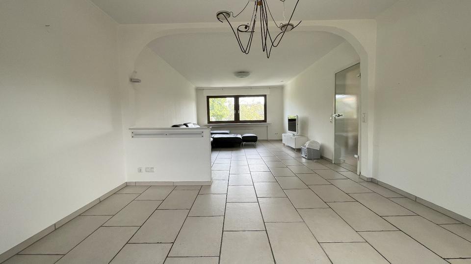 Maisonette-Eigentumswohnung in 2-Parteienhaus nahe Frechener City