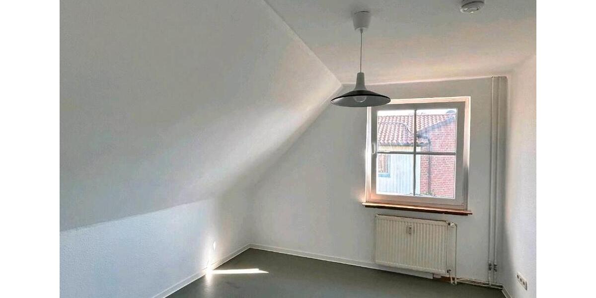 Dachgeschoßwohnung Barum - 2 Zimmer, 45 m&sup2;, 700&euro; | Angebot:26222940