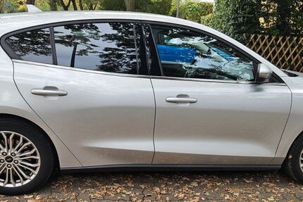 Ford Focus 84.500 km 16.000 € Germersheim 76726