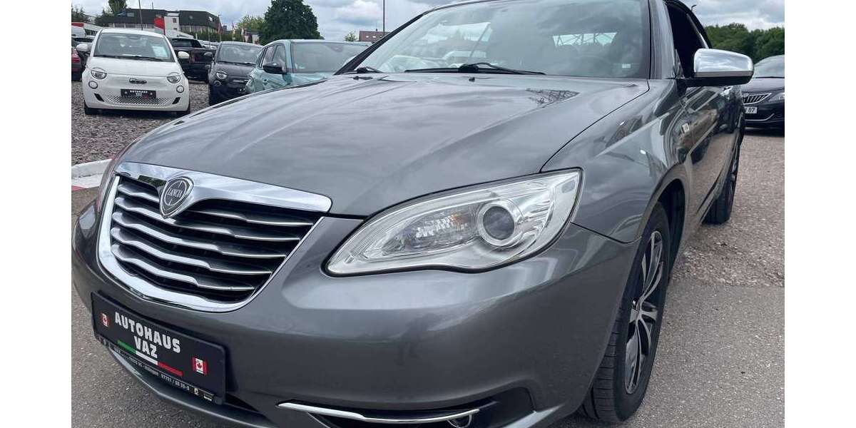 Lancia Flavia 72.100 km 9.990 &euro; Villingen-Schwenningen 78052