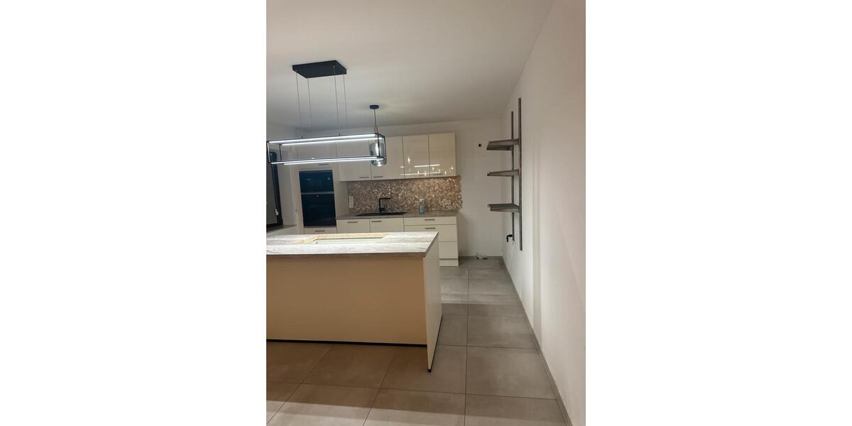 Etagenwohnung Bergheim - 6 Zimmer, 150 m&sup2;, 2.300&euro; | Angebot:25996430