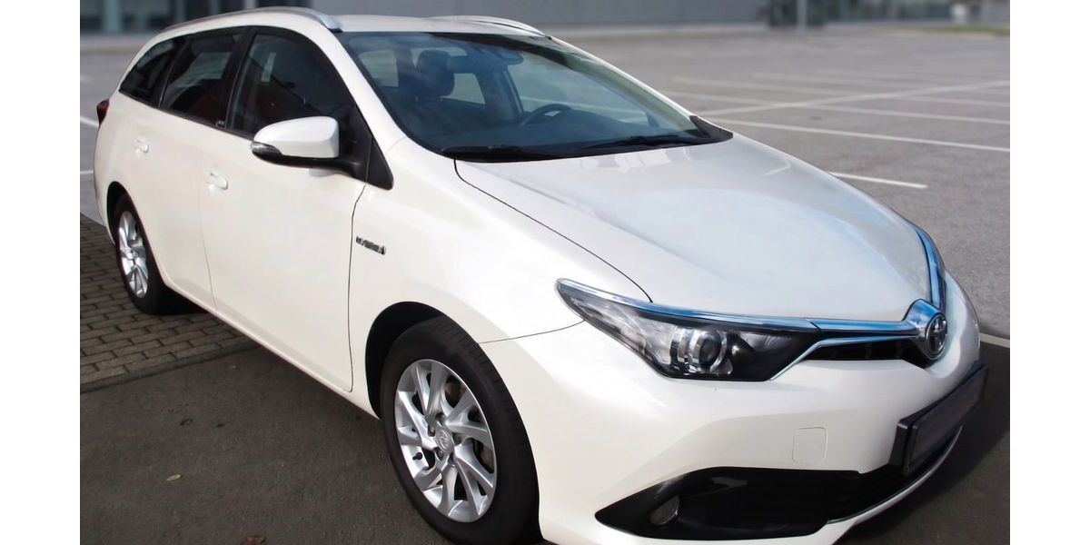 Toyota Auris 148.481 km 11.400 &euro; Petersberg 36100