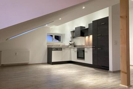 4 Zimmer Wohnung mit „Loft Feeling“ in einem Dreifamilenhaus