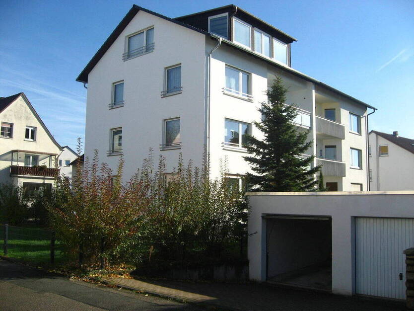 Mehrfamilienhaus Bestlage 4 Wohnungen 283 qm vermietbar +2 Garagen
