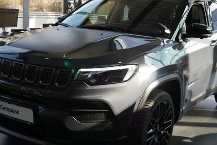 Jeep Compass 49.854 km 29.990 € Hamburg 21077