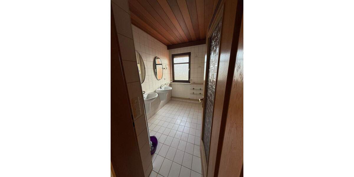 Ideal für große Familien auch Jobcenter-geeignet 5 zimmer