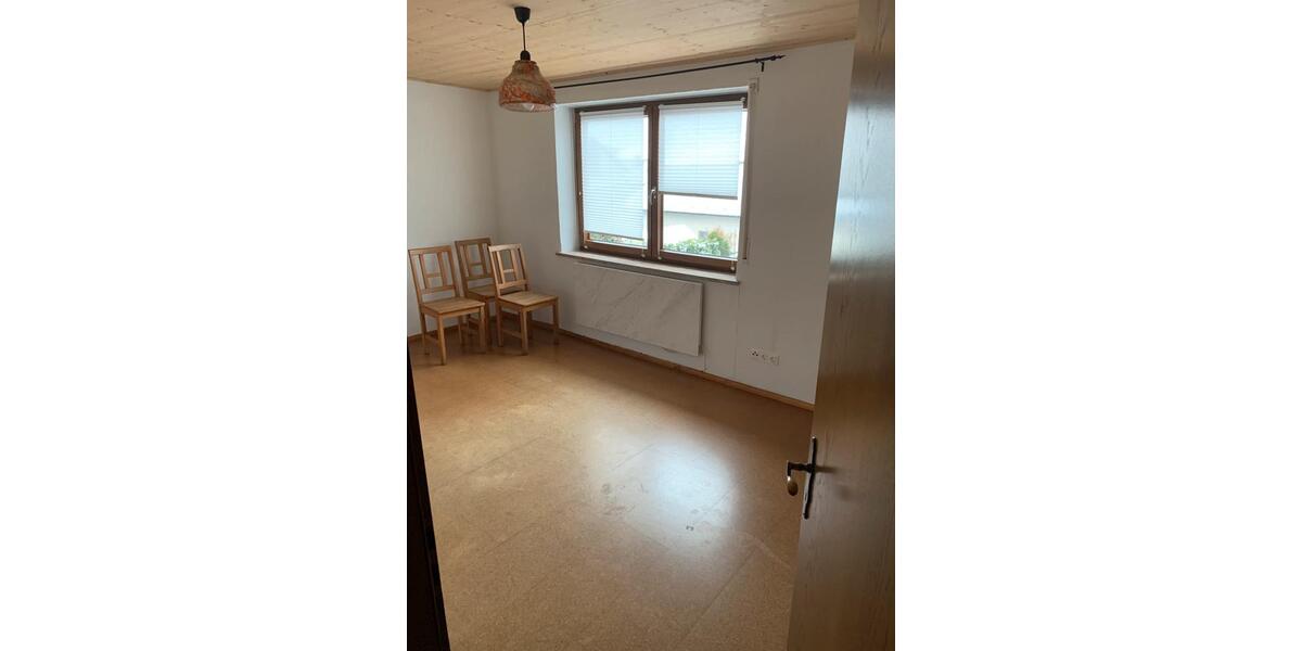 Erdgeschoßwohnung Luhe-Wildenau Wildenau - 4 Zimmer, 90 m&sup2;, 650&euro; | Angebot:26136132