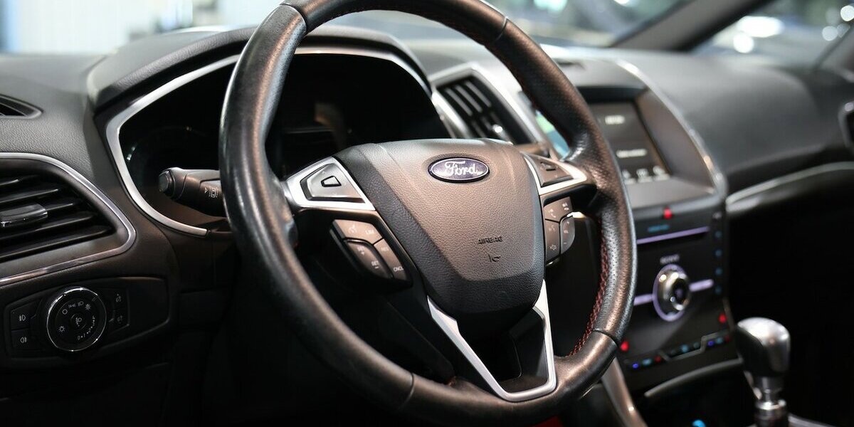 Ford S-Max 1.5 EB ST-LINE SPORT WHITE / 7-SITZER / 130.000 km 14.991 &euro; Hamm 59077