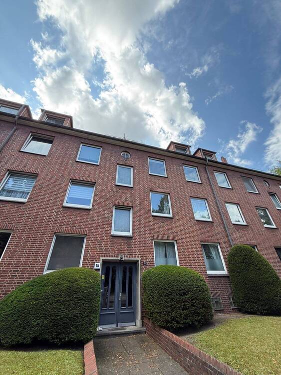 Gut geschnittene 2,5 Zimmerwohnung mit Balkon in Fuhlsbüttel