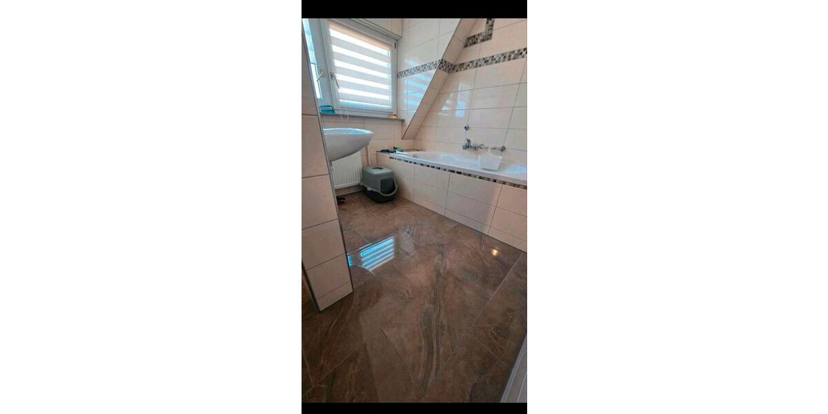 Einfamilienhaus Bad Driburg - 8 Zimmer, 220 m&sup2;, 290.000&euro; | Angebot:27125373
