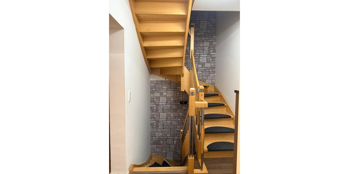 Doppelhaushälfte Schönefeld - 5 Zimmer, 180 m&sup2;, 3.400&euro; | Angebot:24984602