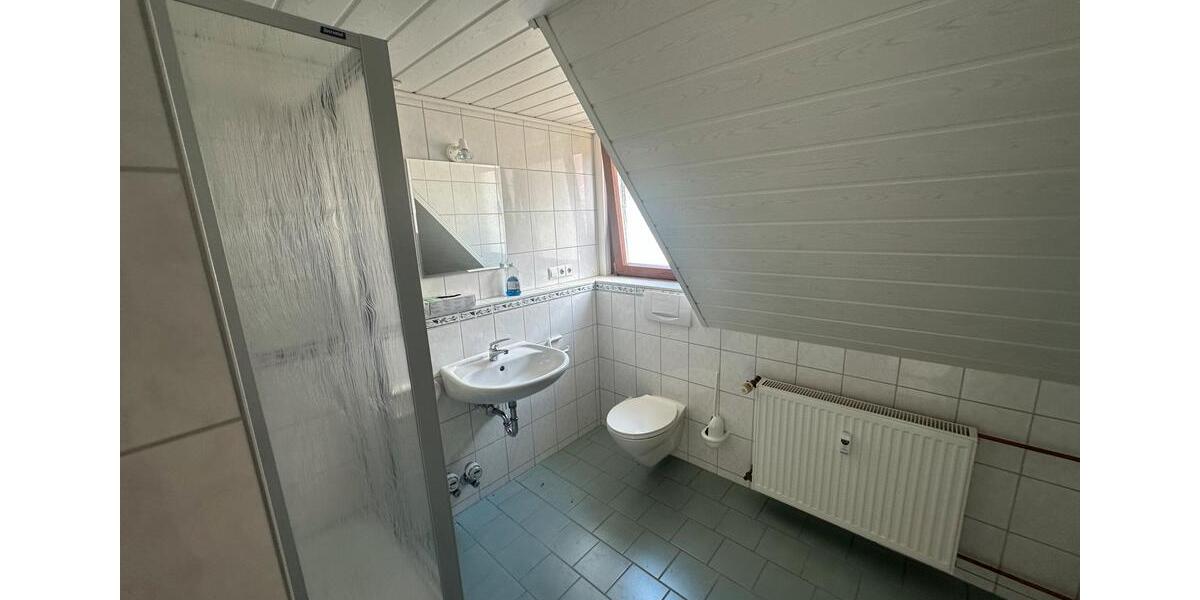 Dachgeschoßwohnung Albstadt Gemarkung Onstmettingen - 4 Zimmer, 100 m&sup2;, 850&euro; | Angebot:26670369