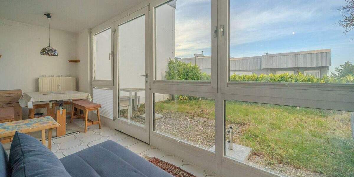 Neues Jahr, neues Haus: Mit Einliegerwohnung, Garten & Fernblick in ruhiger Lage - nur bei realunis 6 zimmer