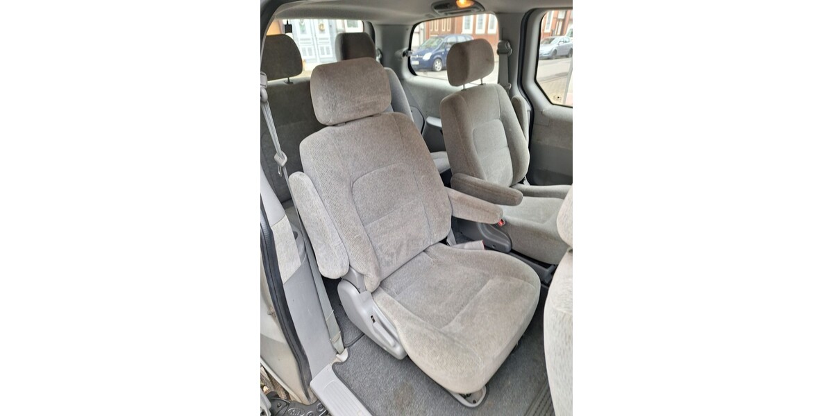 Kia Carnival 235.000 km 2.500 € Dassel 37586