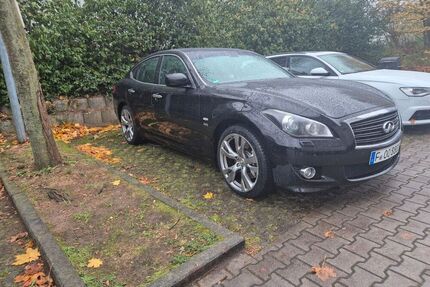 INFINITI Q70