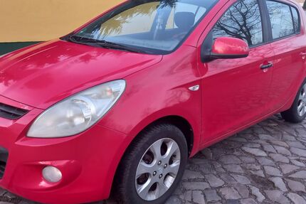 Hyundai i20 78.000 km 2.750 &euro; Genthin/OT Parchen 39307