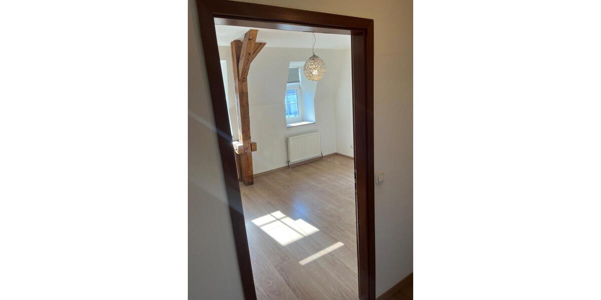 Dachgeschoßwohnung Plattling - 3 Zimmer, 72 m&sup2;, 700&euro; | Angebot:26448826