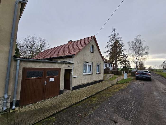 Haus zum Kaufen in Bad Langensalza, OT Großwelsbach 55.000 € 68 m²