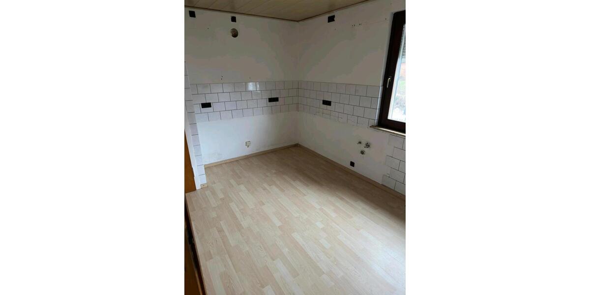 Einfamilienhaus Bodenwerder - 4 Zimmer, 120 m&sup2;, 850&euro; | Angebot:26401980