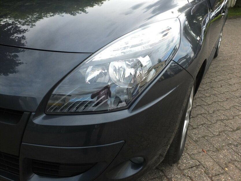 Renault Scenic TOM TOM EDITION 1.HAND KLIMA NAVI 71.039 km 7.408 € Köln 50858