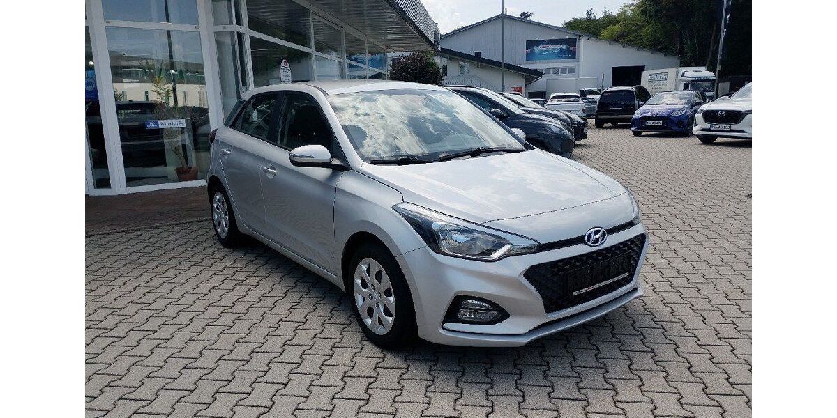 Hyundai i20 90.107 km 11.890 &euro; Traunstein 83278