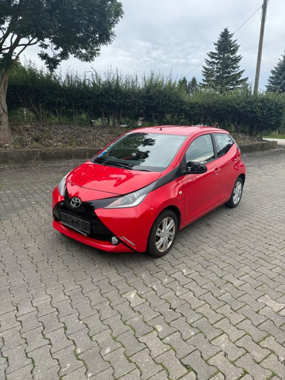 Aygo (X)