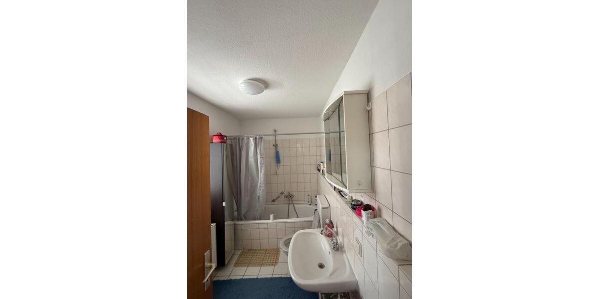 Dachgeschoßwohnung Ludwigshafen am Rhein Ludwigshafen-Hemshof - 1 Zimmer, 35 m&sup2;, 400&euro; | Angebot:25931572