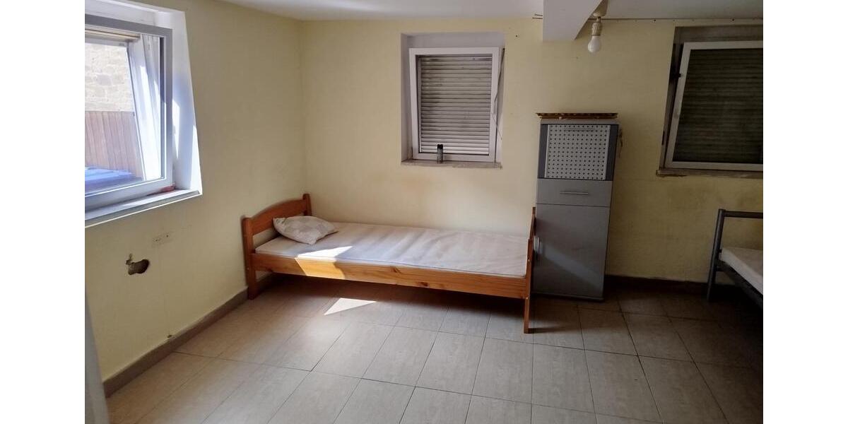 Mehrfamilienhaus, Wohnhaus Geldersheim - 9 Zimmer, 180 m&sup2;, 149.000&euro; | Angebot:27014385