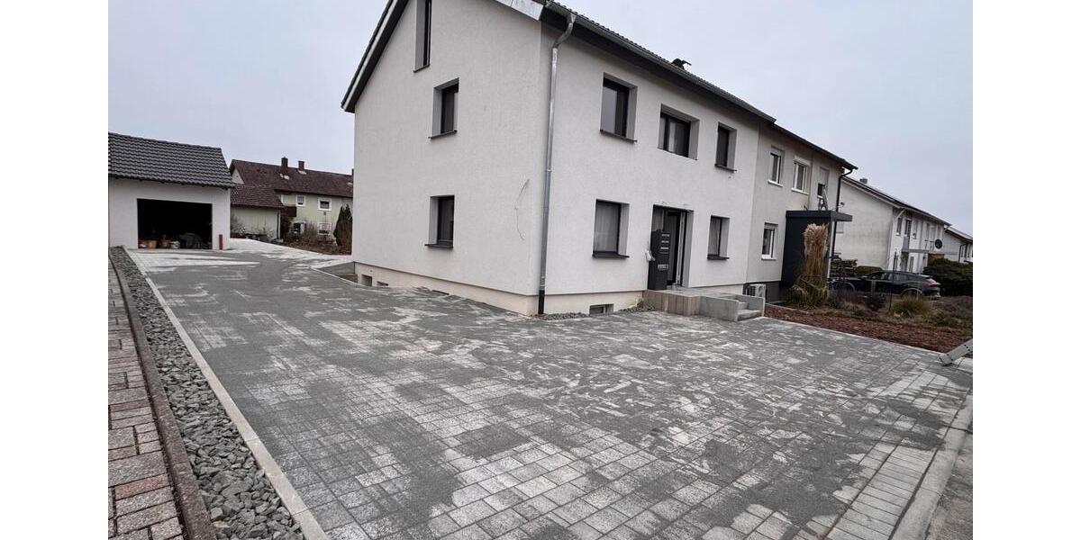 Frisch renovierte 4 Familien Haus 13 zimmer