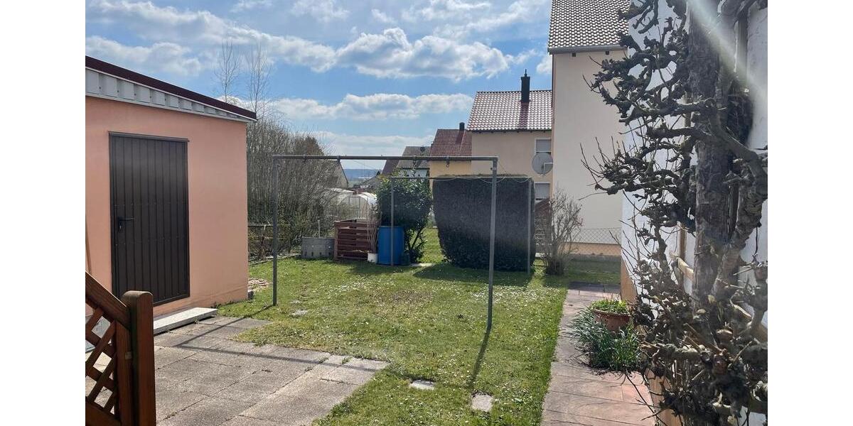 Etagenwohnung Herrieden - 3.5 Zimmer, 82 m&sup2;, 1.120&euro; | Angebot:25959677