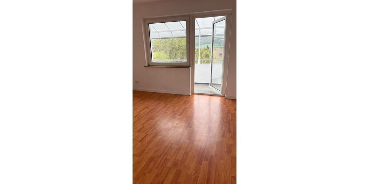 Dachgeschoßwohnung Bad Pyrmont - 3 Zimmer, 90 m&sup2;, 650&euro; | Angebot:26285955