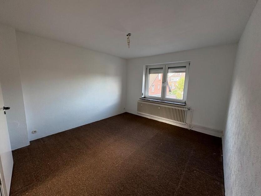 7,5 Zimmer Haus zzgl. Keller, DG, Garage, Stellplatz und Garten