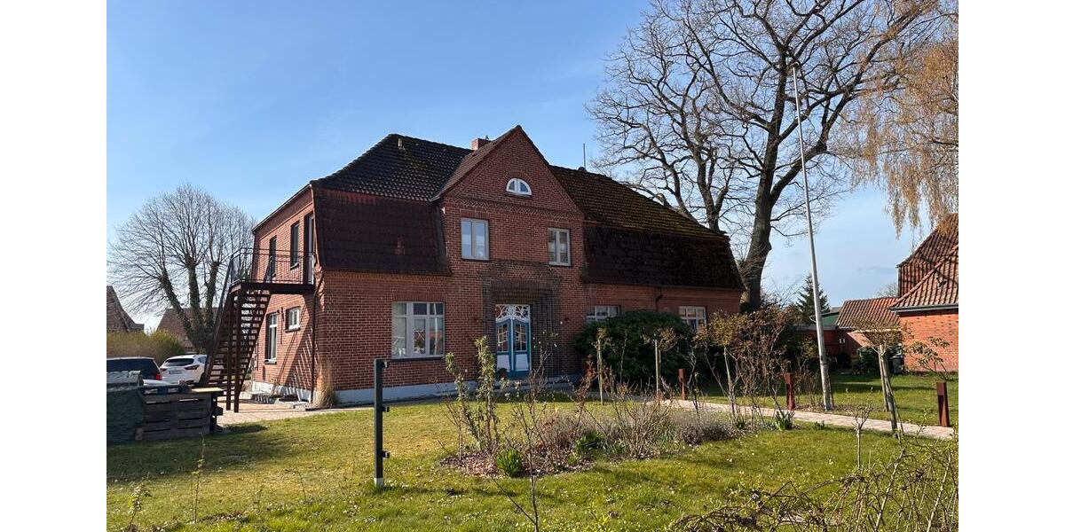 Dachgeschoßwohnung Lensahn - 6 Zimmer, 160 m&sup2;, 1.750&euro; | Angebot:26251109