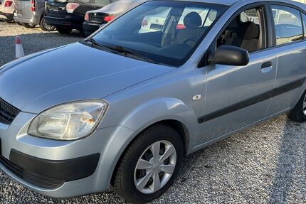 Kia Rio 136.900 km 2.500 &euro; Altdorf / Landshut 84032
