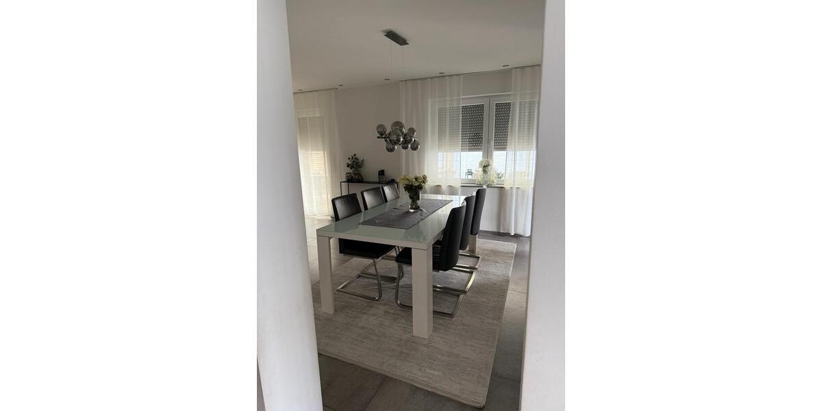 Bungalow Hückelhoven - 6 Zimmer, 195 m&sup2;, 1.999&euro; | Angebot:26520999