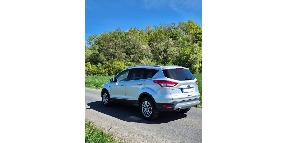 Ford Kuga 72.000 km 9.100 &euro; Borken (Hessen) 34582