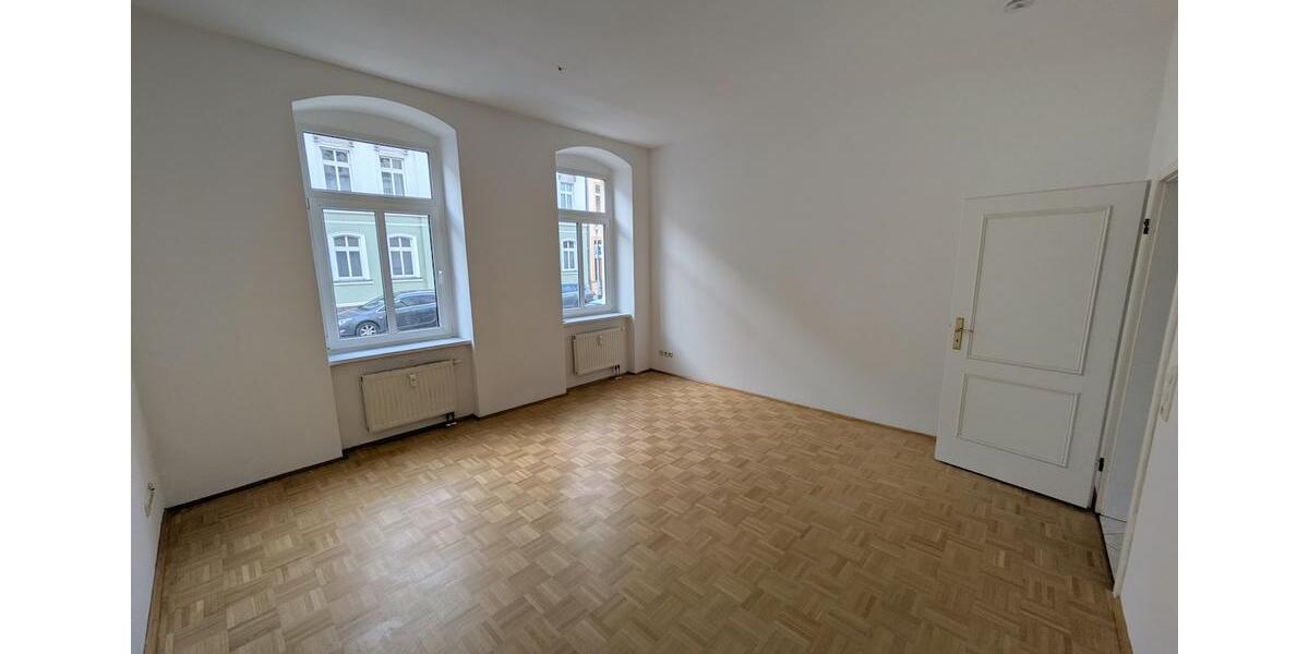 Erdgeschoßwohnung Zwickau - 3 Zimmer, 65 m&sup2;, 400&euro; | Angebot:26008238