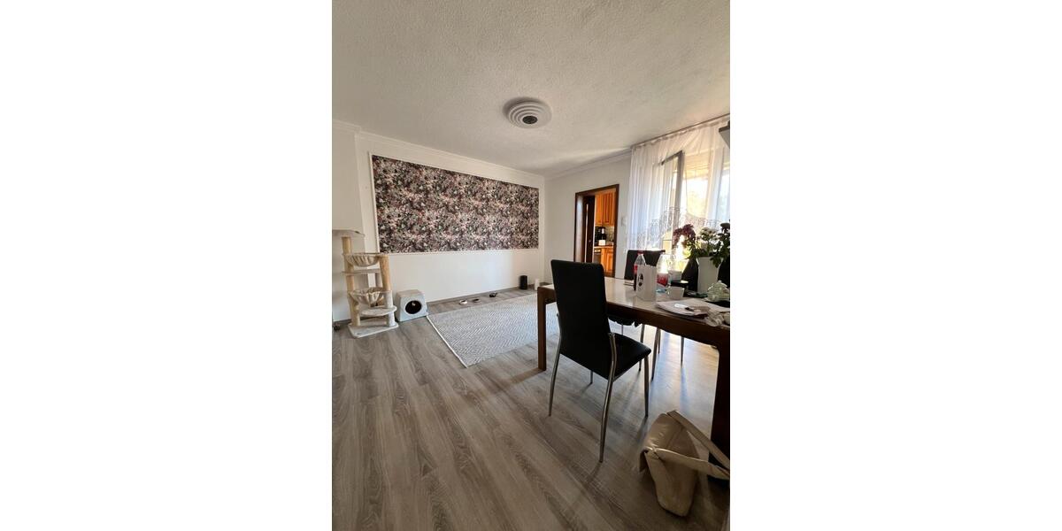 Etagenwohnung Andernach - 5 Zimmer, 90 m&sup2;, 975&euro; | Angebot:26692698