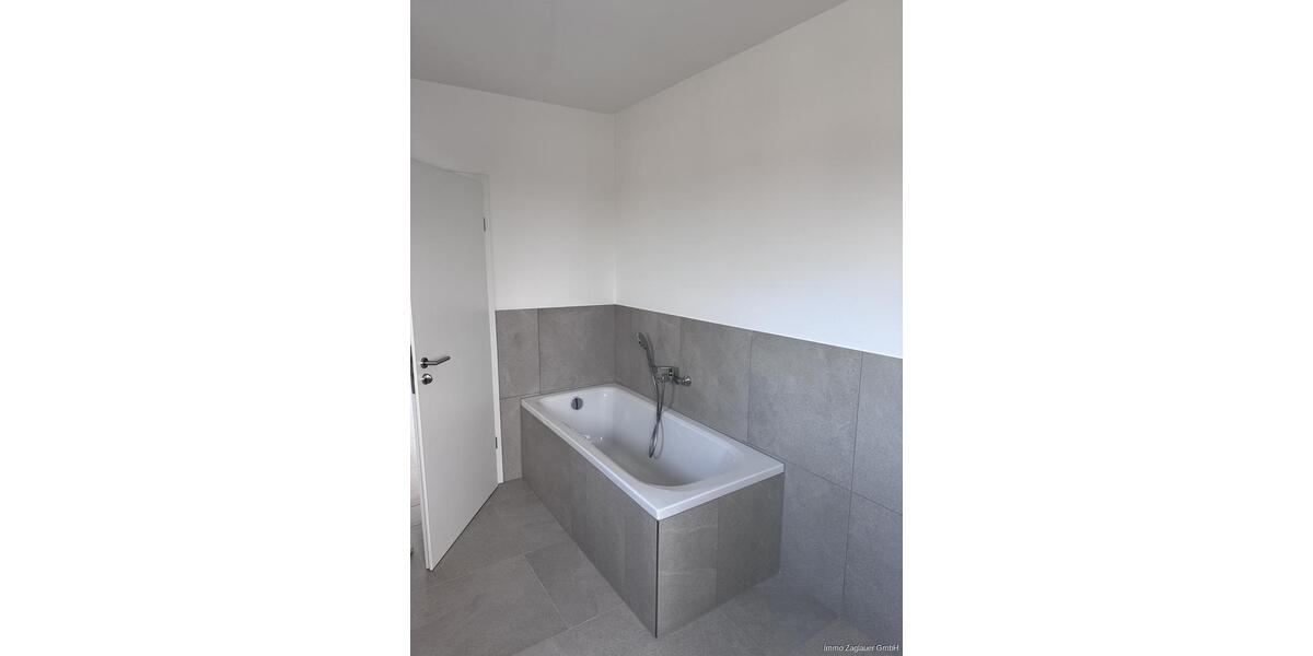 Einfamilienhaus Deggendorf - 3 Zimmer, 129 m&sup2;, 1.390&euro; | Angebot:25177514