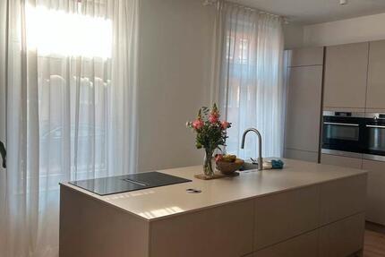 2 12 Zimmer Wohnung – direkt am Wall