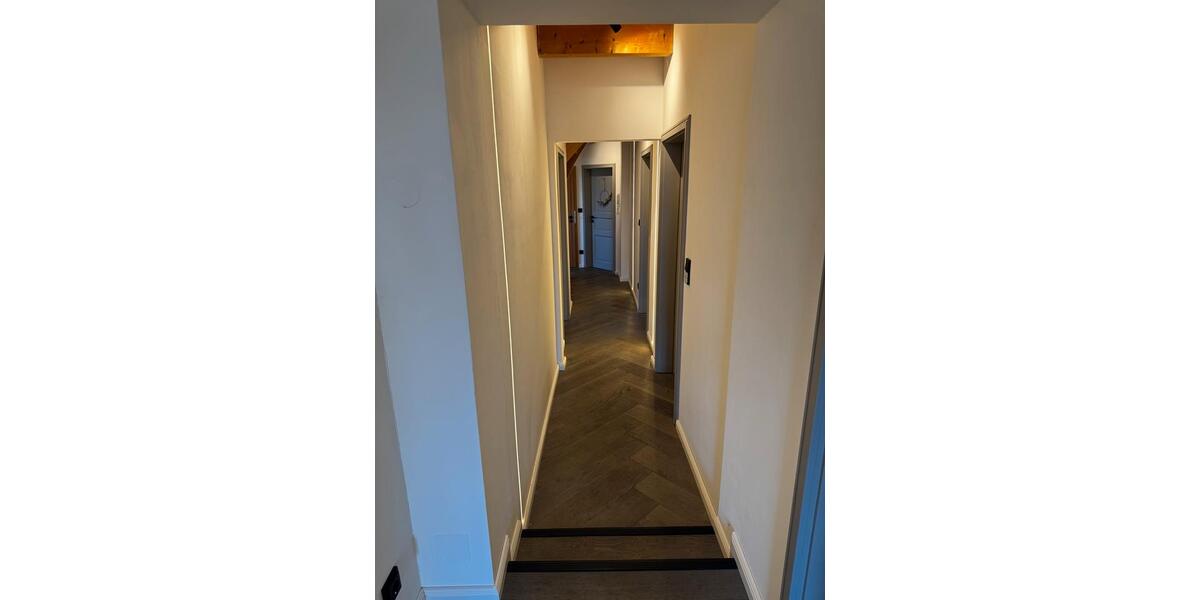 Dachgeschoßwohnung Stegaurach - 5 Zimmer, 180 m&sup2;, 2.300&euro; | Angebot:26288325
